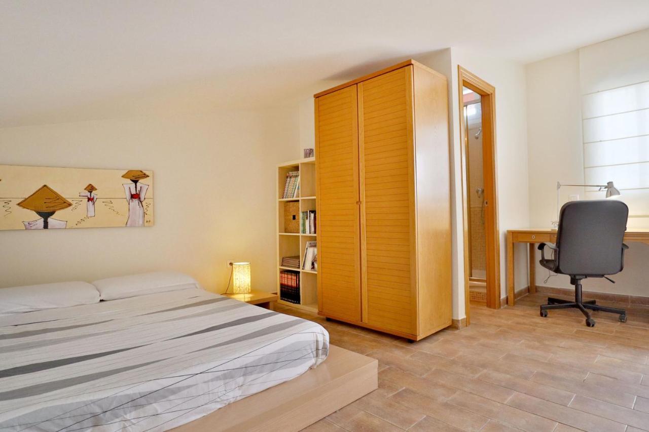 Con Vistas A La Catedral Y El Río, Parking Free Apartamento Córdoba